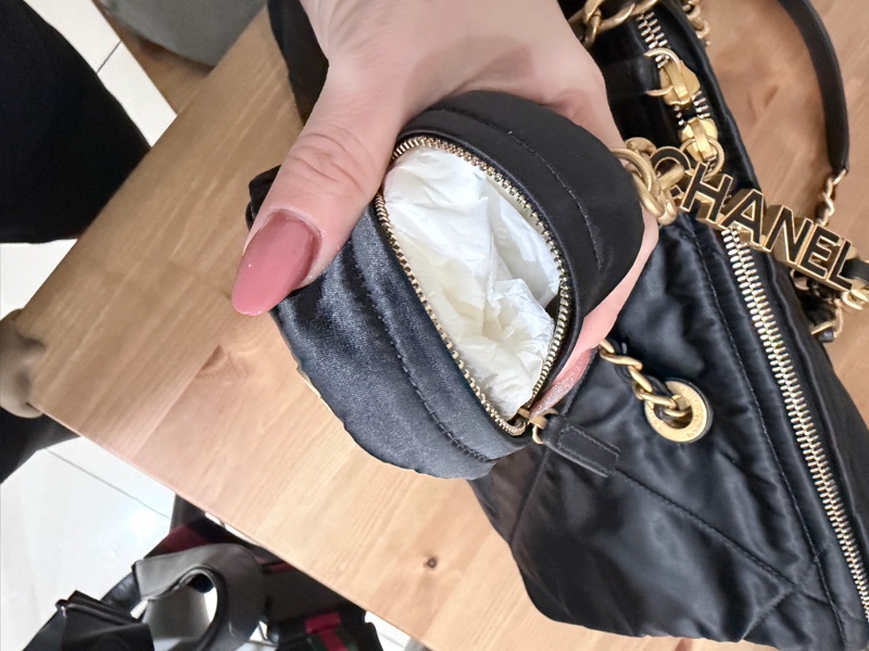 CHANEL 保齡球包Cocoon 系列的尼龍菱格托特包-21