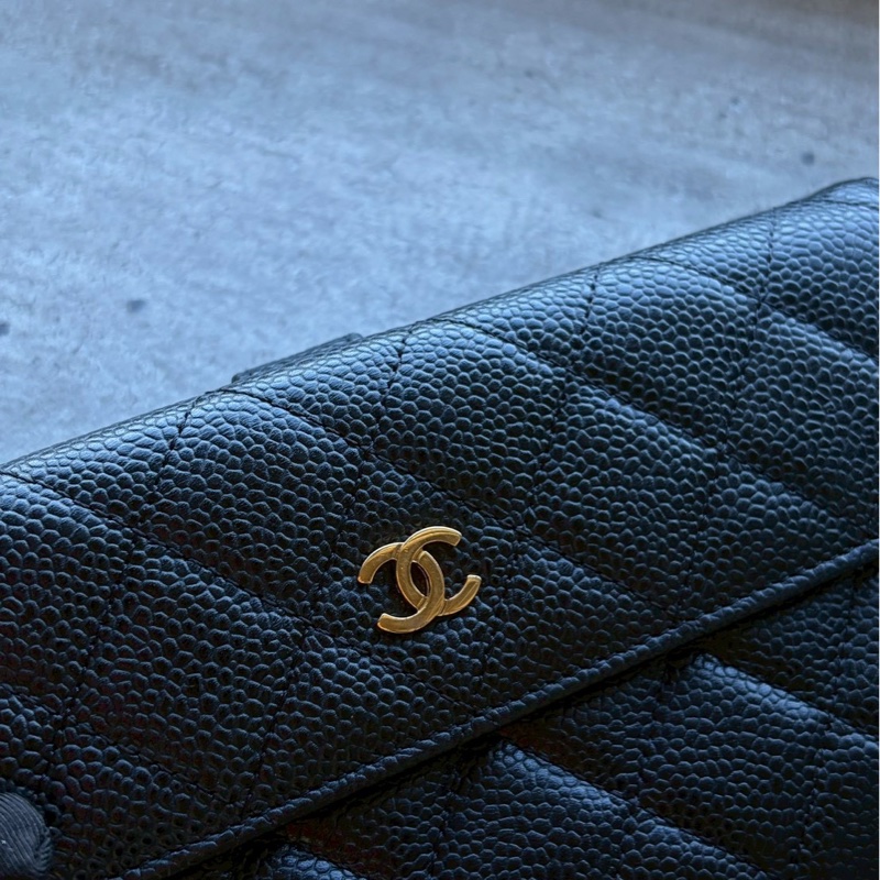 Chanel黑金牛皮信封長夾-2