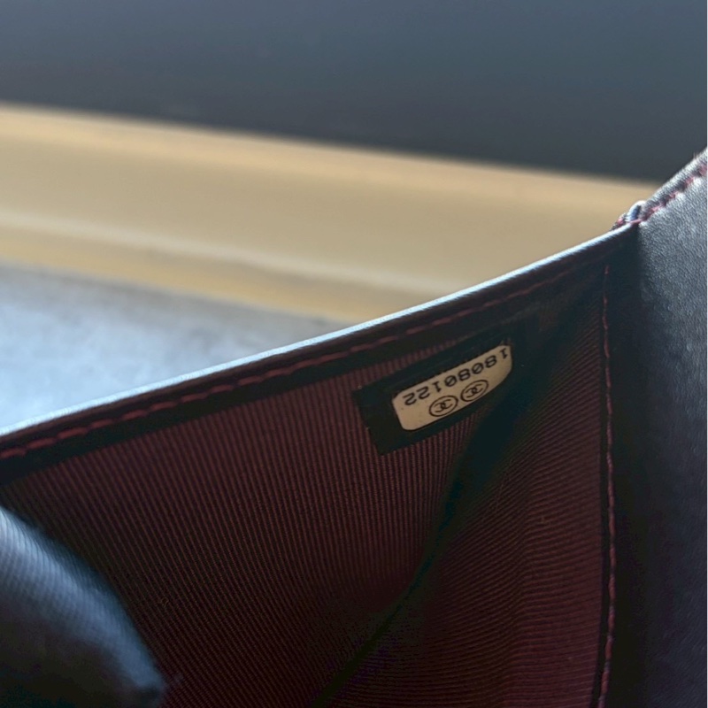 Chanel黑金牛皮信封長夾-12