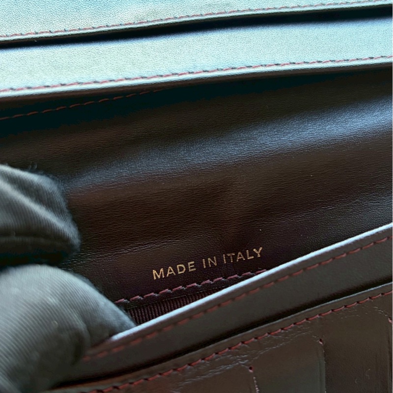 Chanel黑金牛皮信封長夾-13