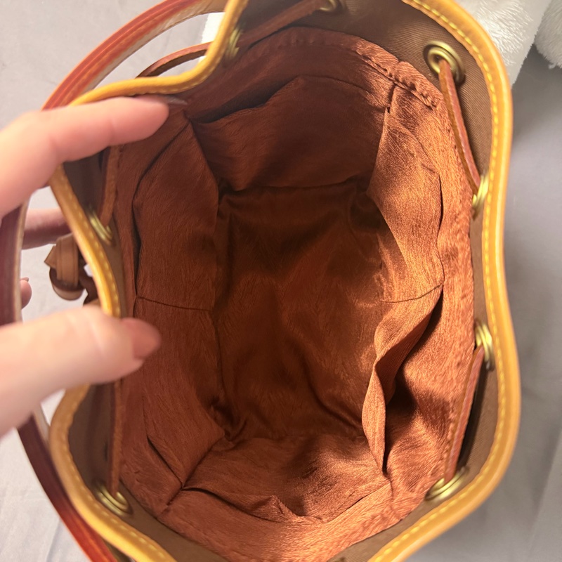 Lv 絕版手提水桶包 超新-13