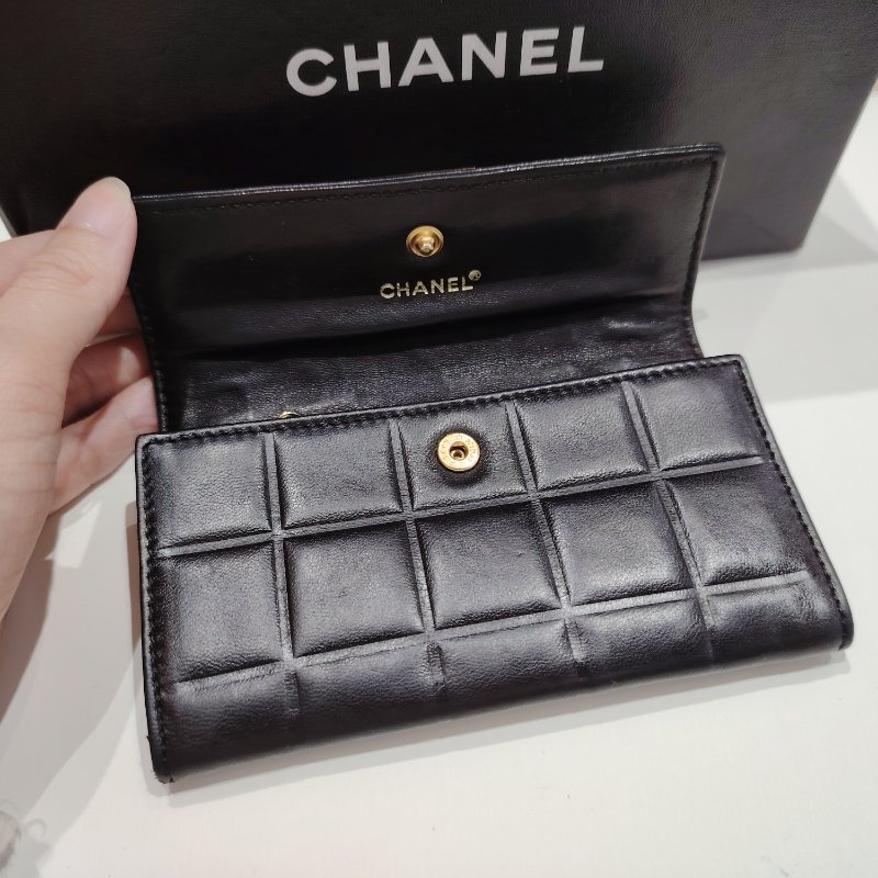 CHANEL中古黑金冰格兩摺錢包-2