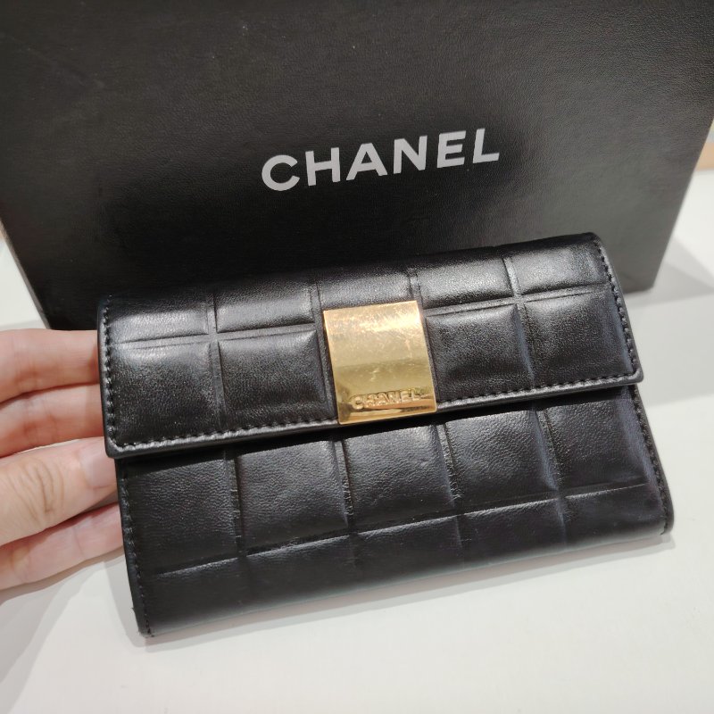 CHANEL中古黑金冰格兩摺錢包-5
