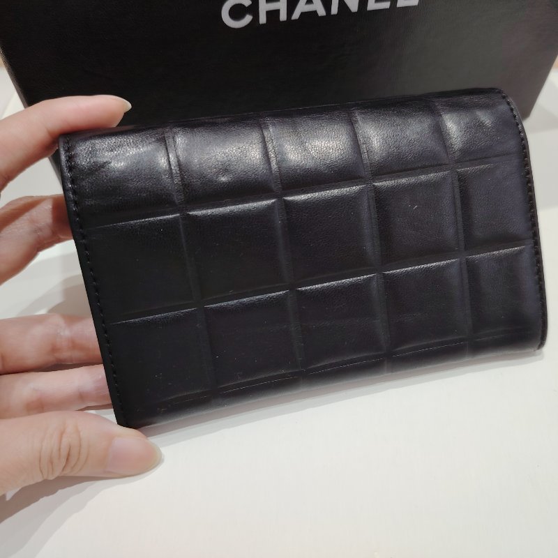 CHANEL中古黑金冰格兩摺錢包-6