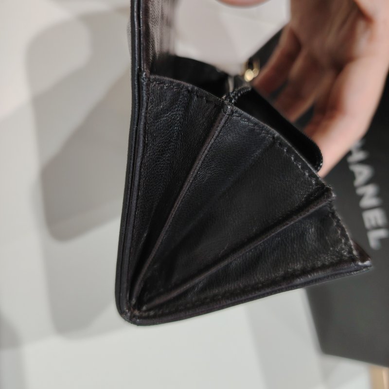 CHANEL中古黑金冰格兩摺錢包-10
