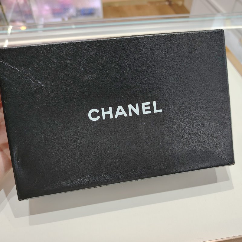 CHANEL中古黑金冰格兩摺錢包-16