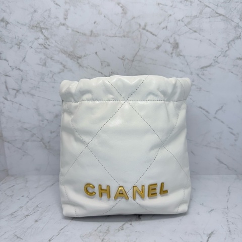 CHANEL MINI 22BAG白色金釦/晶片