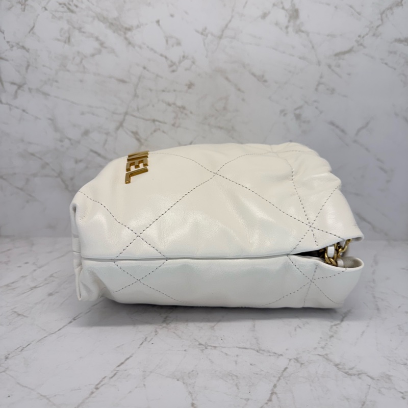 CHANEL MINI 22BAG白色金釦/晶片-2
