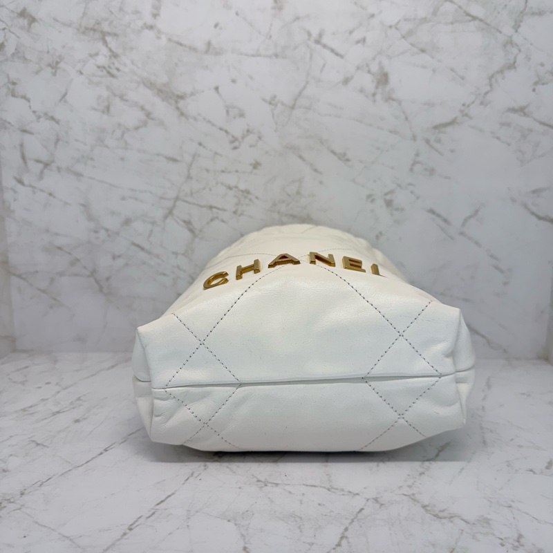 CHANEL MINI 22BAG白色金釦/晶片-4