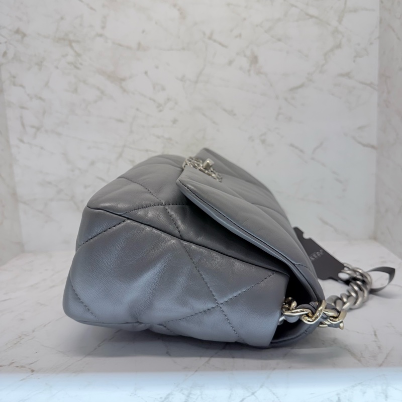 CHANEL19BAG灰色銀釦26CM/晶片-2