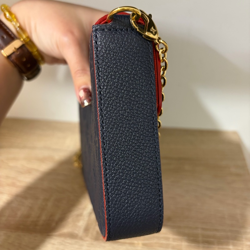 LV 深藍牛皮壓紋三合一斜背鏈包M64099-2