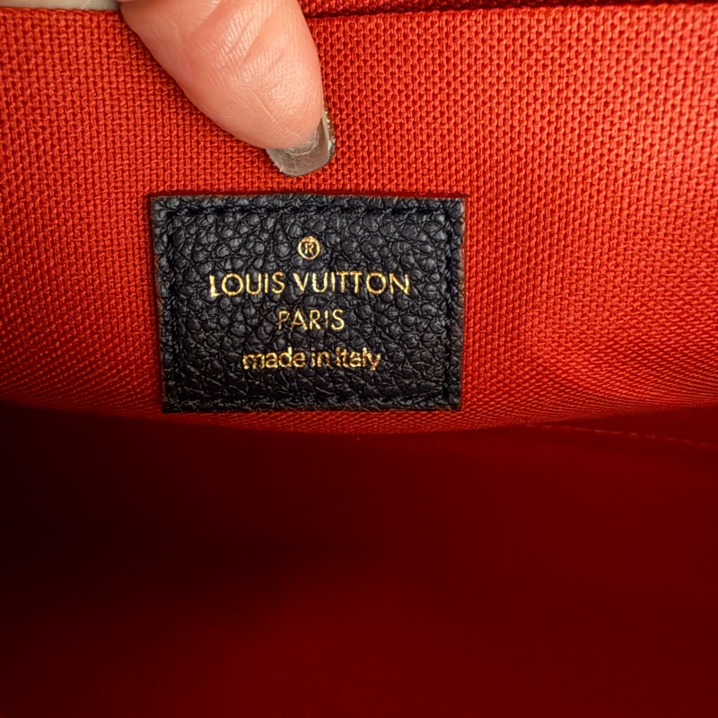 LV 深藍牛皮壓紋三合一斜背鏈包M64099-10