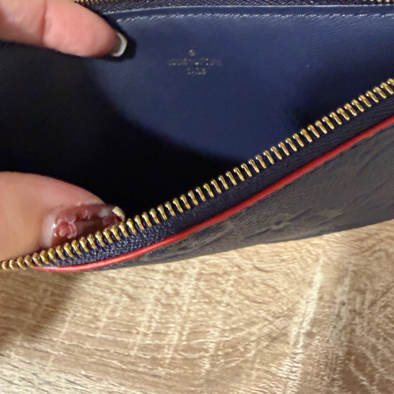 LV 深藍牛皮壓紋三合一斜背鏈包M64099-14