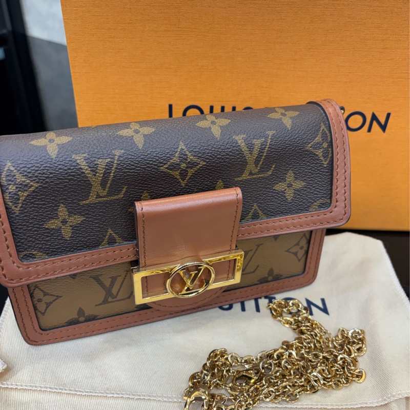 LOUIS VUITTON Dauphine 鏈帶錢包 M68746 晶片款 原花-0