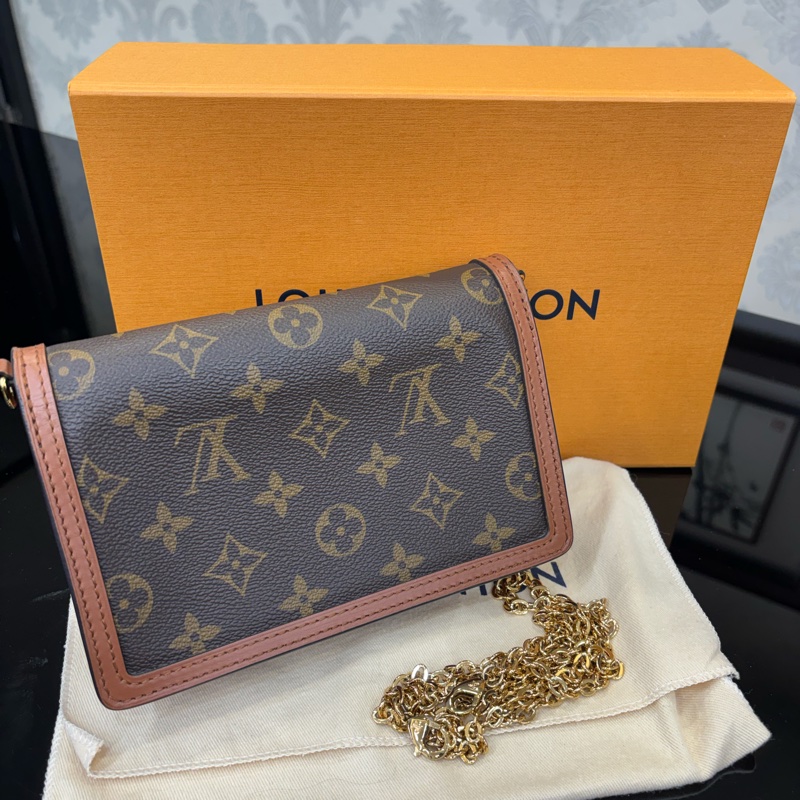 LOUIS VUITTON Dauphine 鏈帶錢包 M68746 晶片款 原花-7