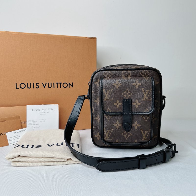 LV Christopher老花斜背包-0