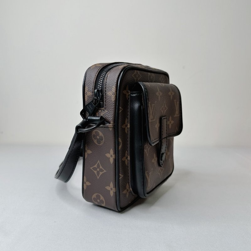 LV Christopher老花斜背包-3