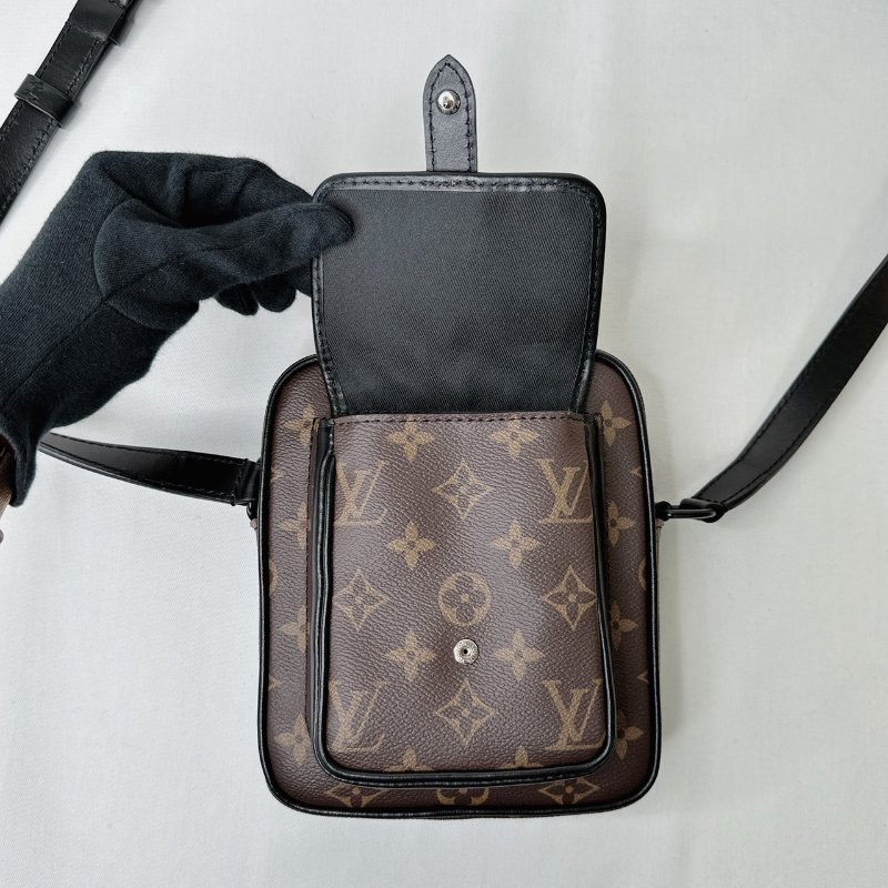 LV Christopher老花斜背包-6