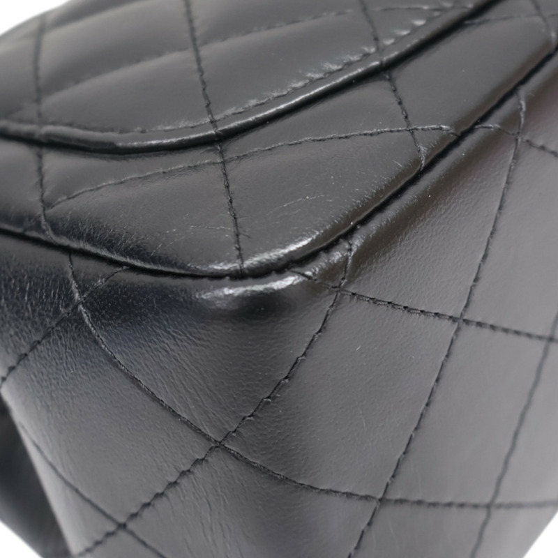 黑色羊皮 COCO Mini 肩背包 金扣【CHANEL 香奈兒】 A35200-10