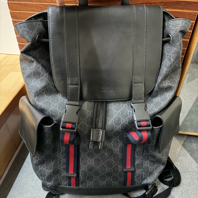 Gucci黑牛皮LOGO後背包（495563）-0