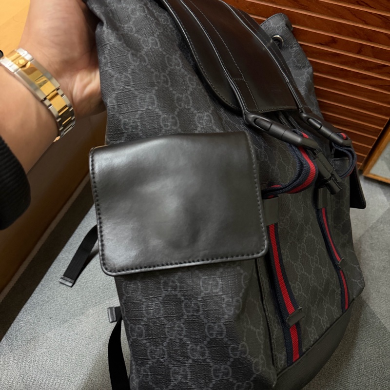 Gucci黑牛皮LOGO後背包（495563）-2