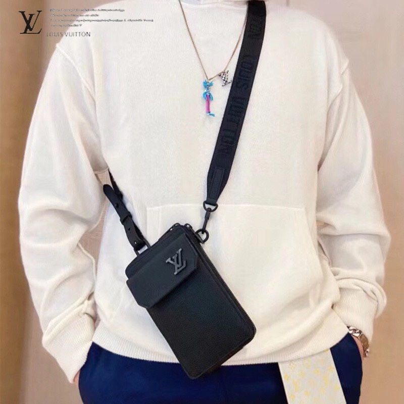 Lv (M57089)黑色全皮手機包 芯片款-10