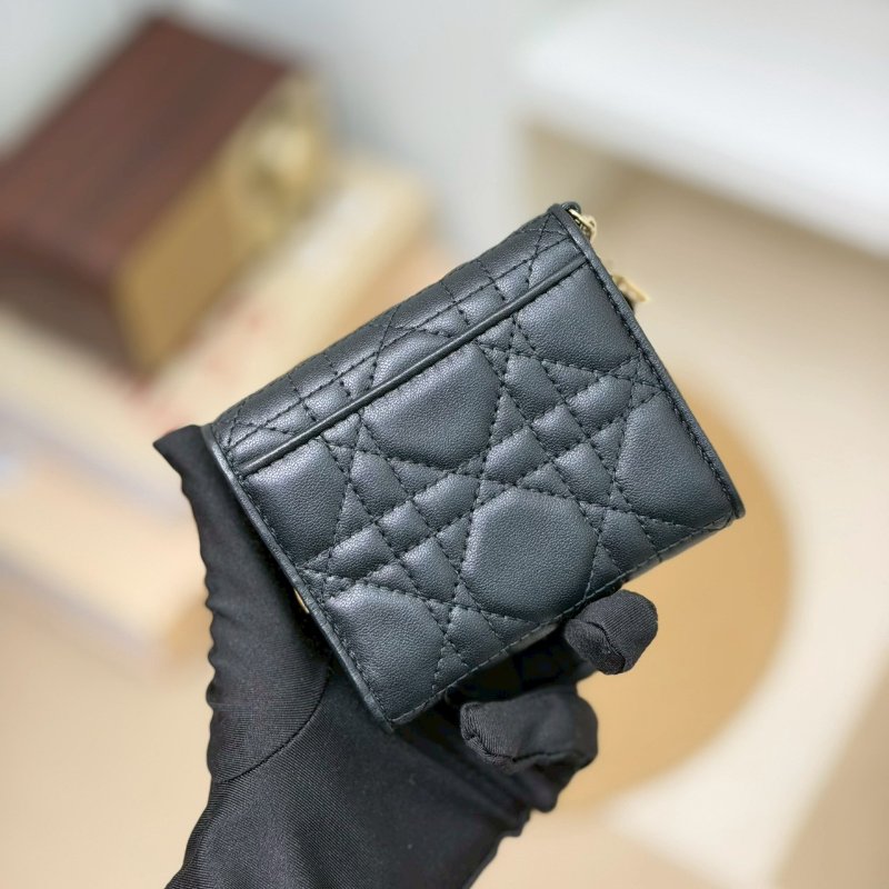 (全新品、適合送禮✨)🏷Dior 迪奧．Lady Dior Lotus 三折短夾-1