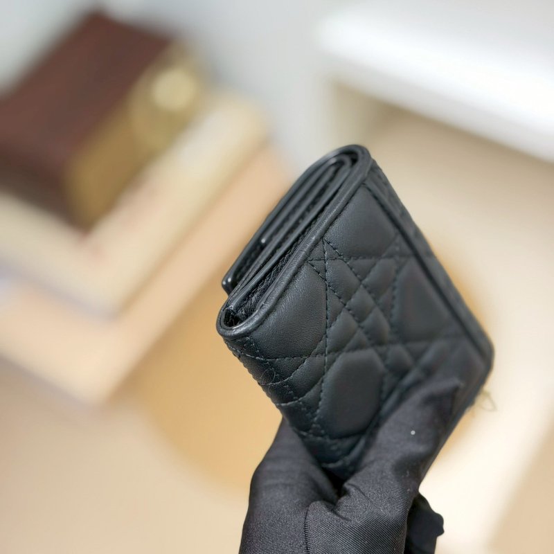 (全新品、適合送禮✨)🏷Dior 迪奧．Lady Dior Lotus 三折短夾-6