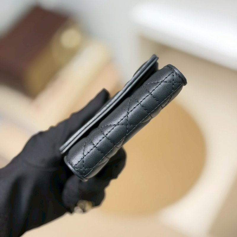 (全新品、適合送禮✨)🏷Dior 迪奧．Lady Dior Lotus 三折短夾-12