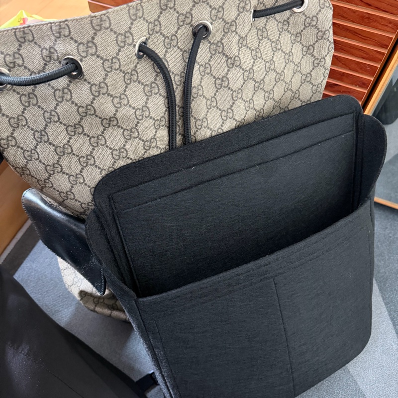 Gucci雙肩老花後背包-9