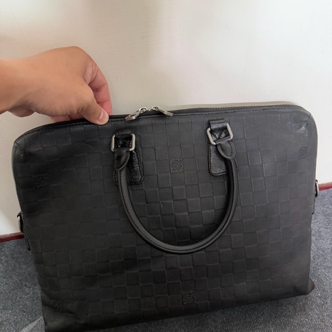 Lv棋盤格壓紋公事包