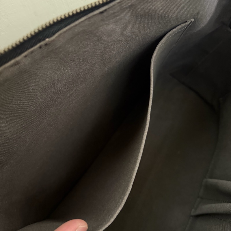 Lv棋盤格壓紋公事包-12