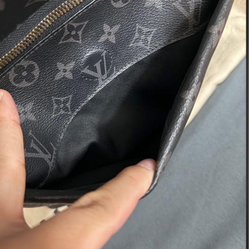 Lv黑花後背包（M43186）-7