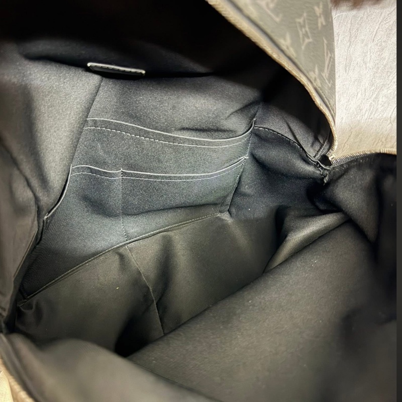 Lv黑花後背包（M43186）-10