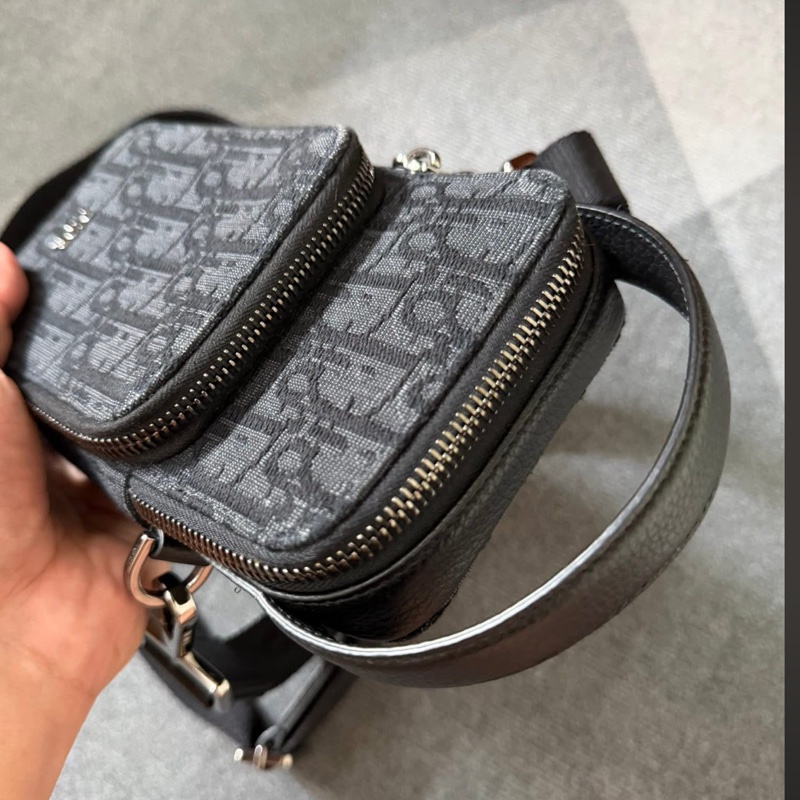 Dior經典黑緹花手機包-7