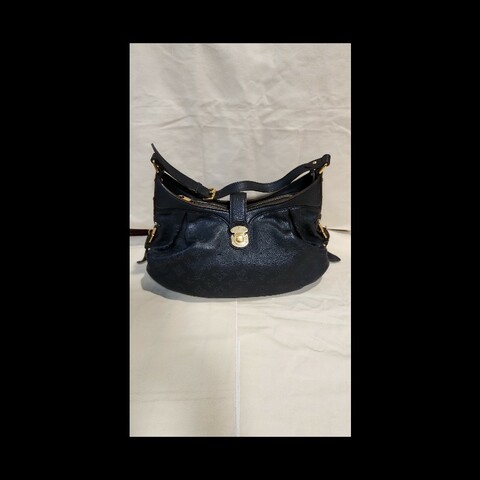 LV Mahina 全牛皮水餃手提肩背包