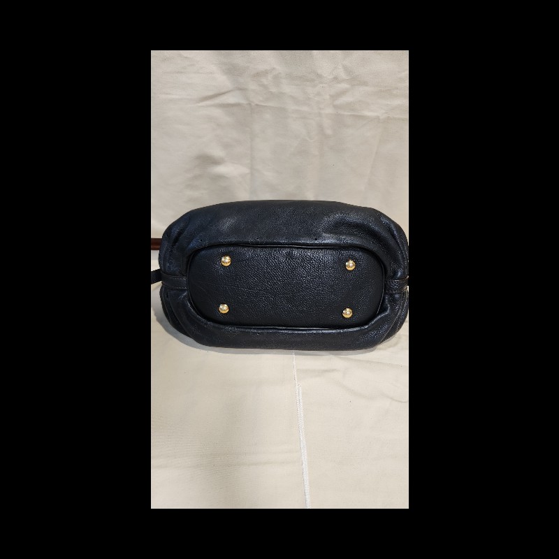 LV Mahina 全牛皮水餃手提肩背包-2