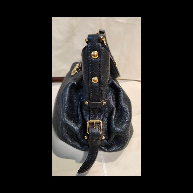 LV Mahina 全牛皮水餃手提肩背包-4