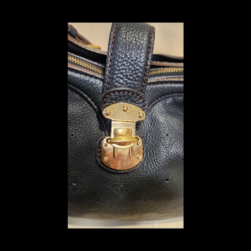 LV Mahina 全牛皮水餃手提肩背包-13