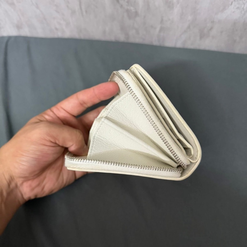 巴黎世家 白色拉鍊零錢卡包-10