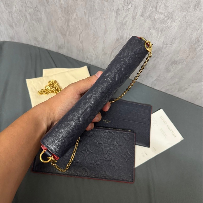 Lv深藍壓紋三合一鏈條包-7