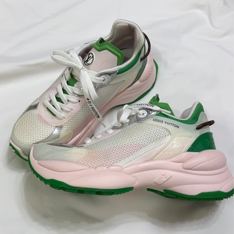 Louis Vuitton  Run 55系列運動鞋 專櫃42000 半價入手