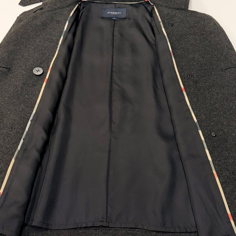 Burberry 倫敦  深灰雙排扣軍裝皮革扣挺版羊毛斗蓬大衣-7