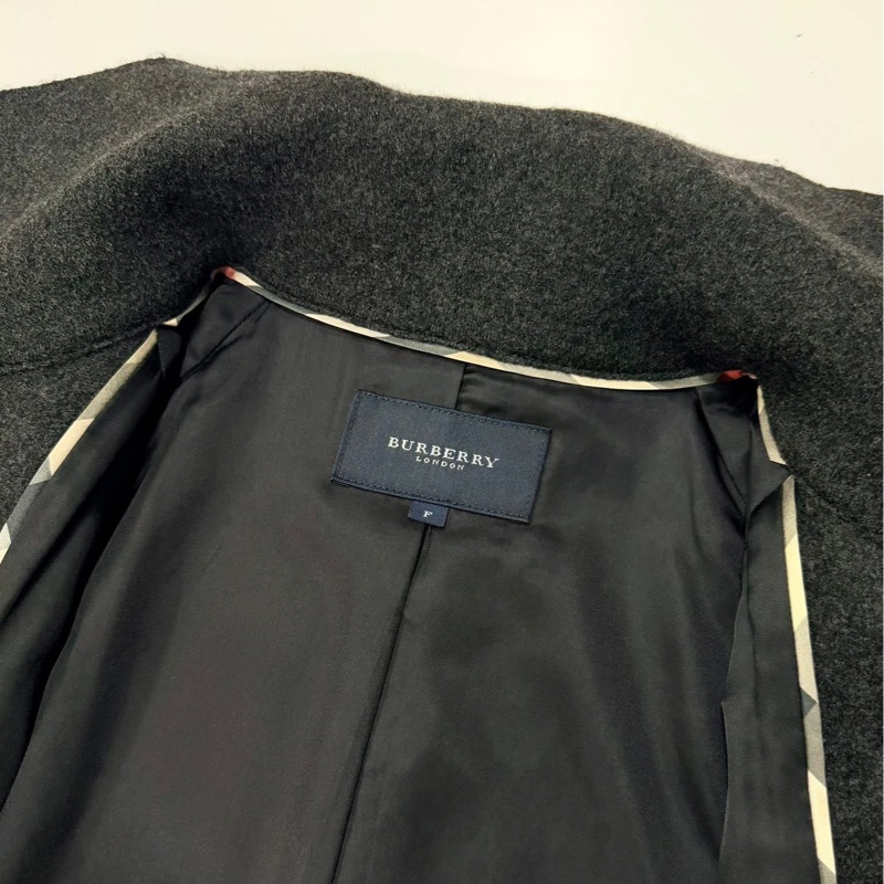 Burberry 倫敦  深灰雙排扣軍裝皮革扣挺版羊毛斗蓬大衣-8