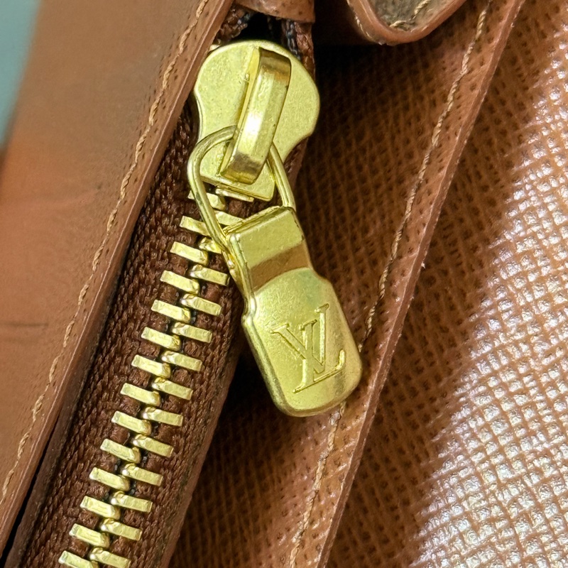 Lv 老花對開長夾-9