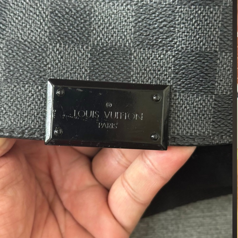 Lv棋盤格側背包-6