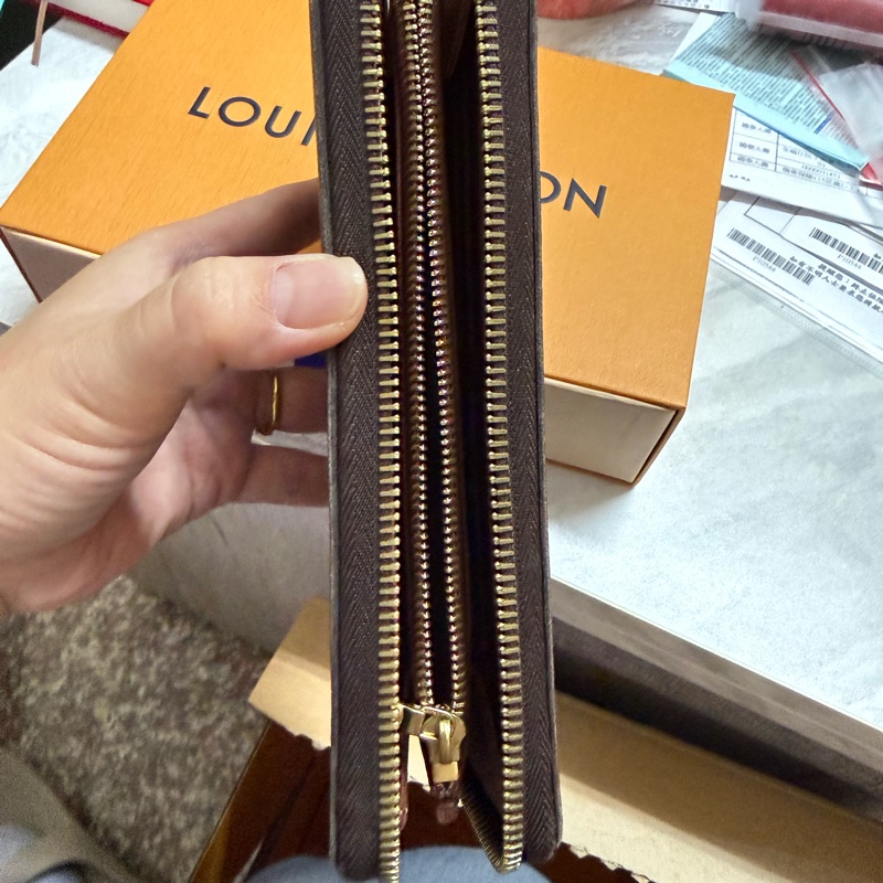 LV經典老花長夾（拉鏈）-11