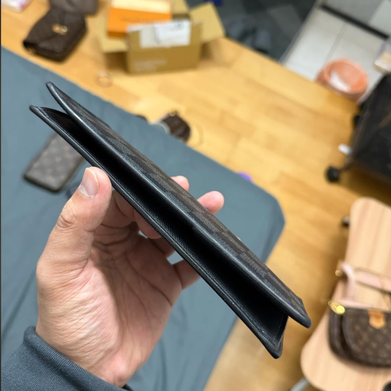 Lv棋盤格對開長夾-6