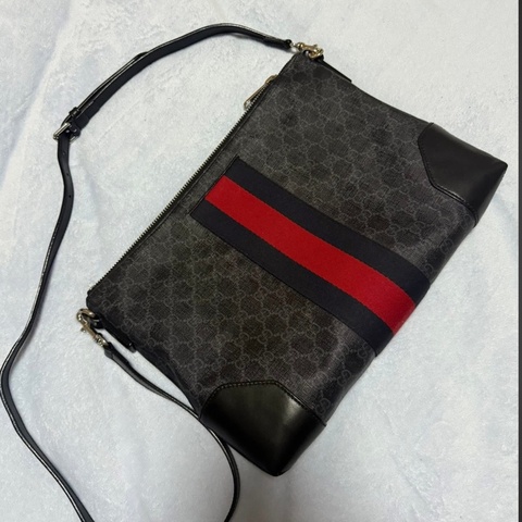 Gucci 單肩斜挎手拿包