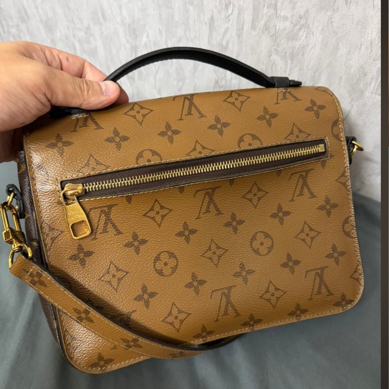 Lv拼色老花郵差包-1